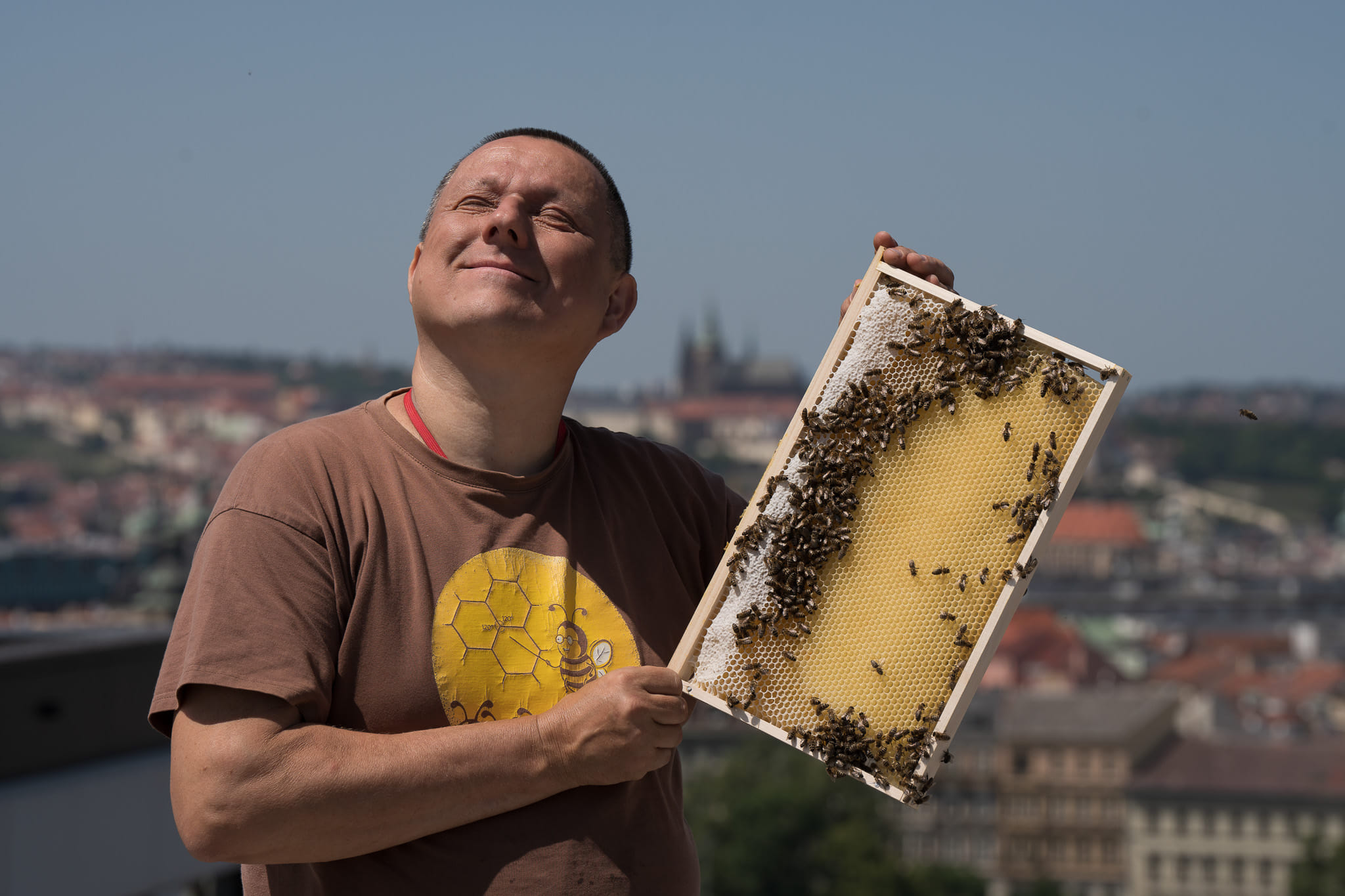 Včelař Augustin Uváčik: VČELÁM DÍK! 